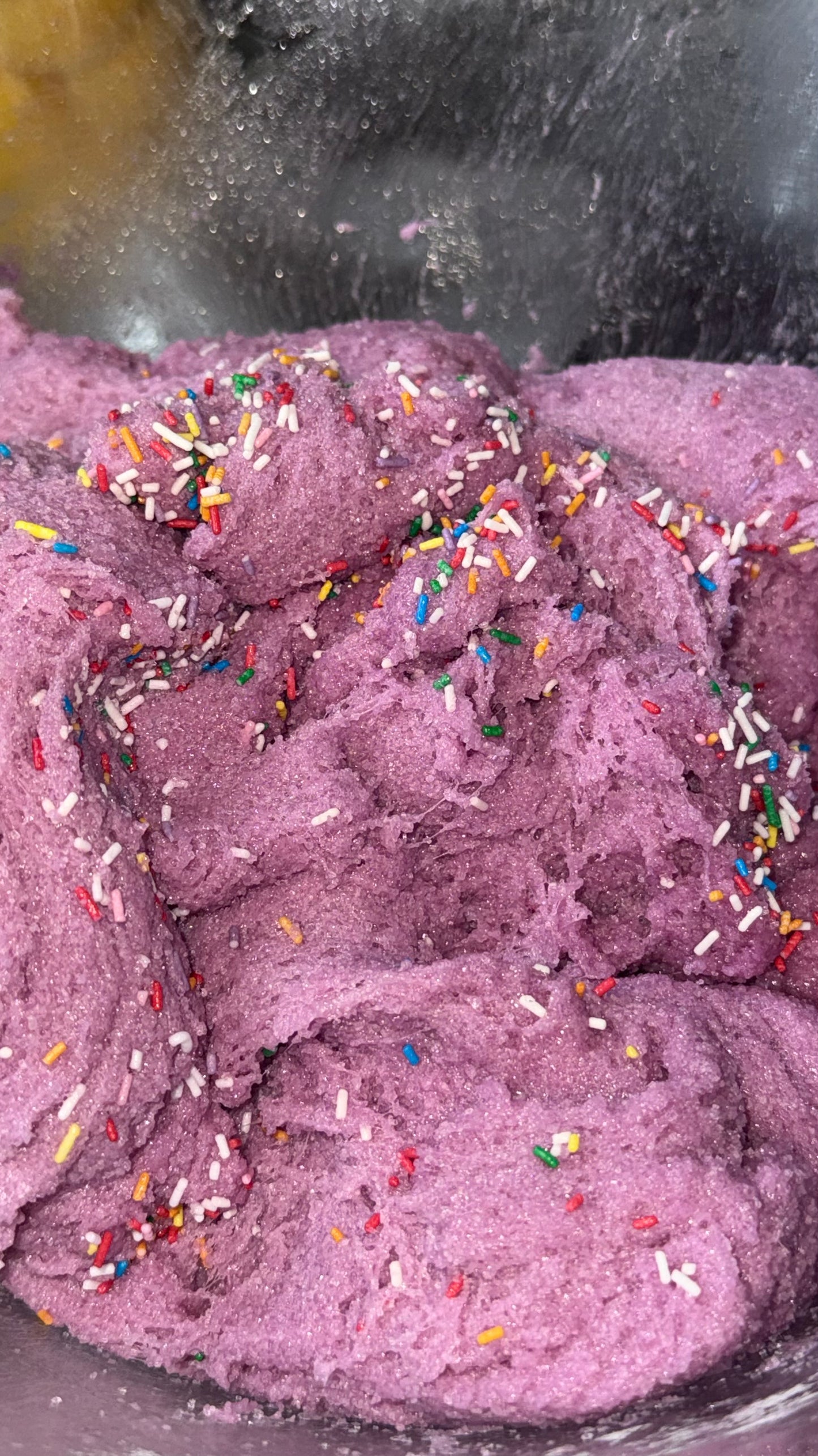 مقشر الكاندي ( ١١ كرة بخلاصة الورد وجوز الهند (للتفتيح) ومقشر الليمون لتبييض البشرة)