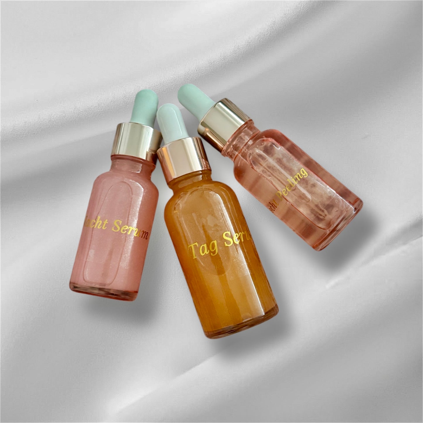 مجموعة تقشير ونضارة البشرة (سيروم مقشر-سيروم ليلي-سيروم نهاري)